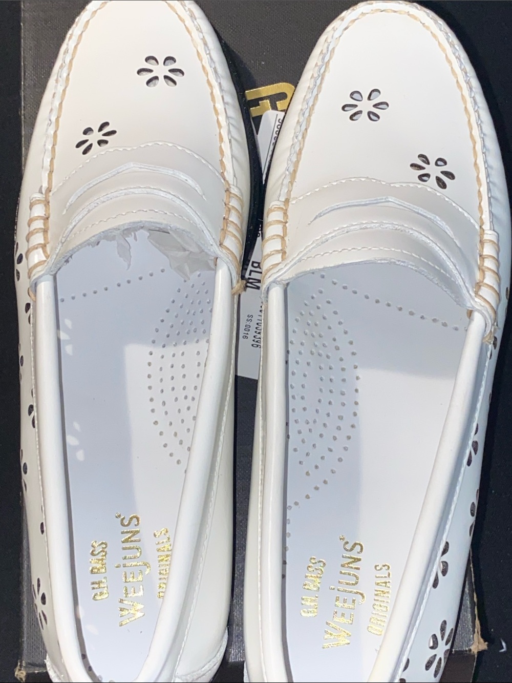 NWT IN BOX G.H. BASS WEEJUNS WO SIZE 6.5 WHITE WHITNEY CUTOUT FLOWER LOAFERS - Picture 10 of 11